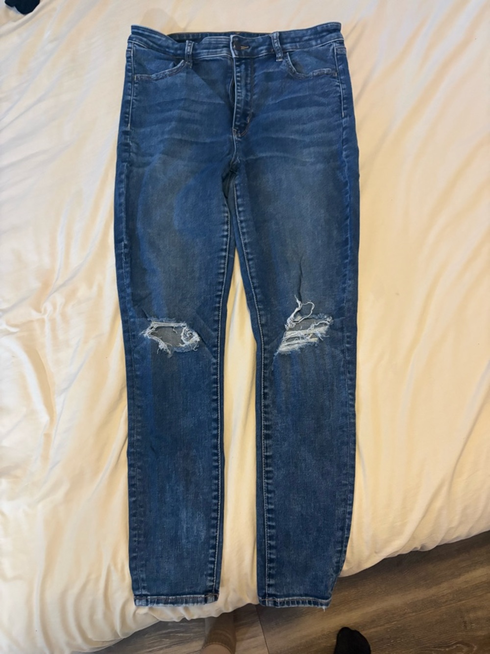 American Eagle Outfitters Distressed Dark Blue Skinny Jeans